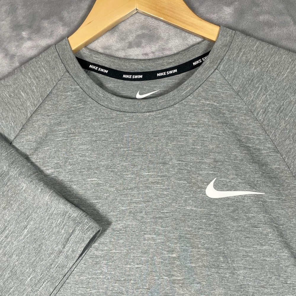 Nike Swim Mens Dri-FIT Rash Guard Short Sleeve UPF 40+ Grey NESSA589 Large NEW